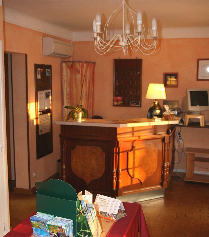 Hotel Ecusson Saint-Hilaire-de-Brethmas Экстерьер фото